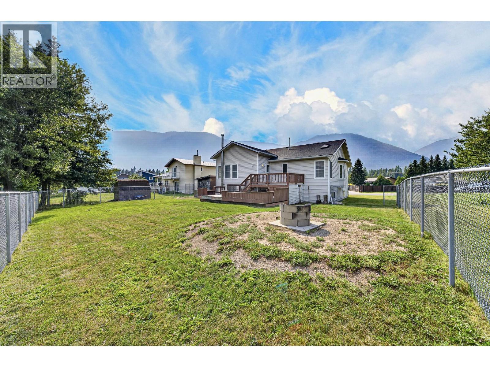 1255 Valley View Drive, Sparwood, BC - Outdoor With Deck Patio Veranda With Backyard