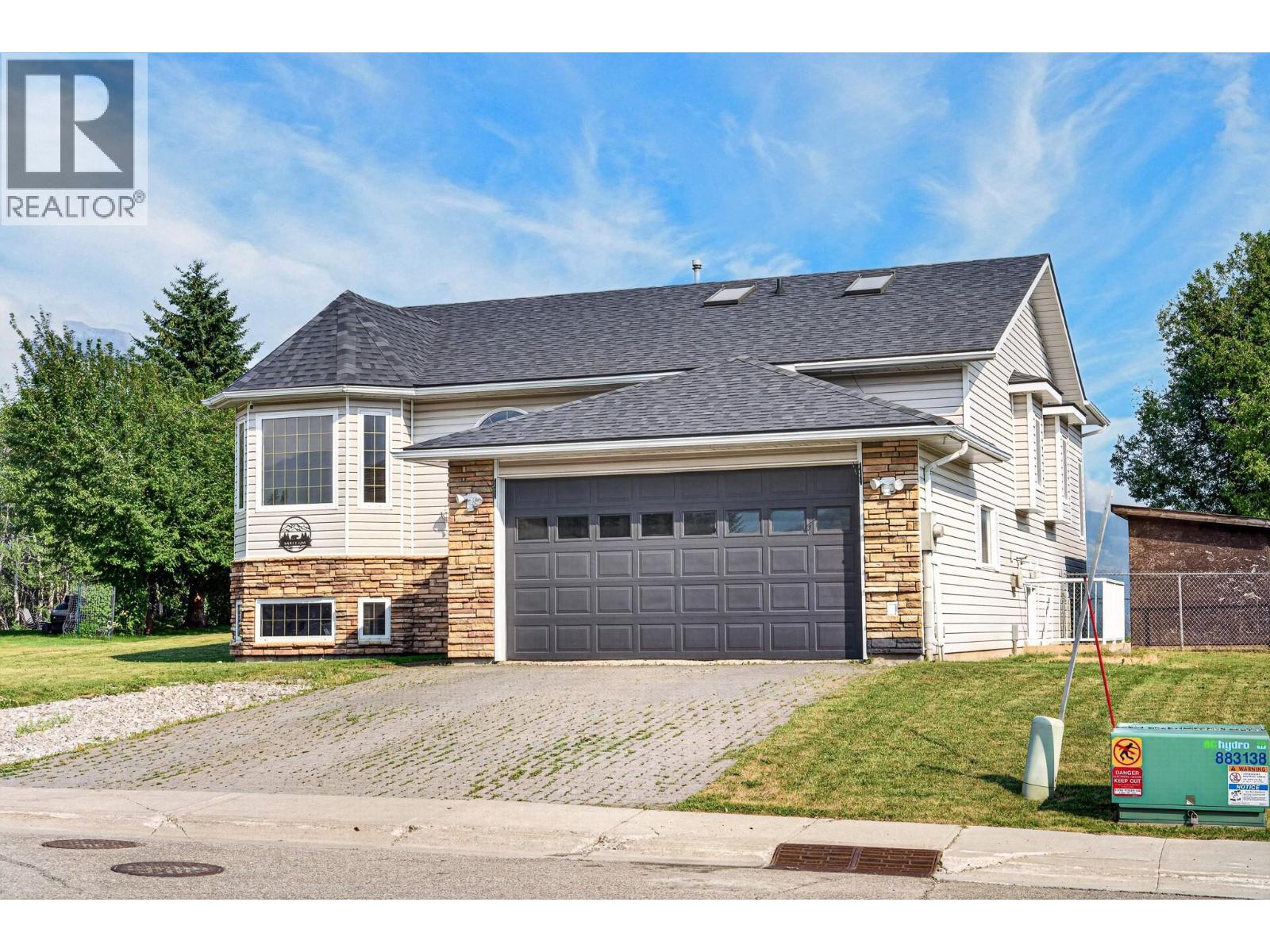 1255 Valley View Drive, Sparwood, BC - Outdoor