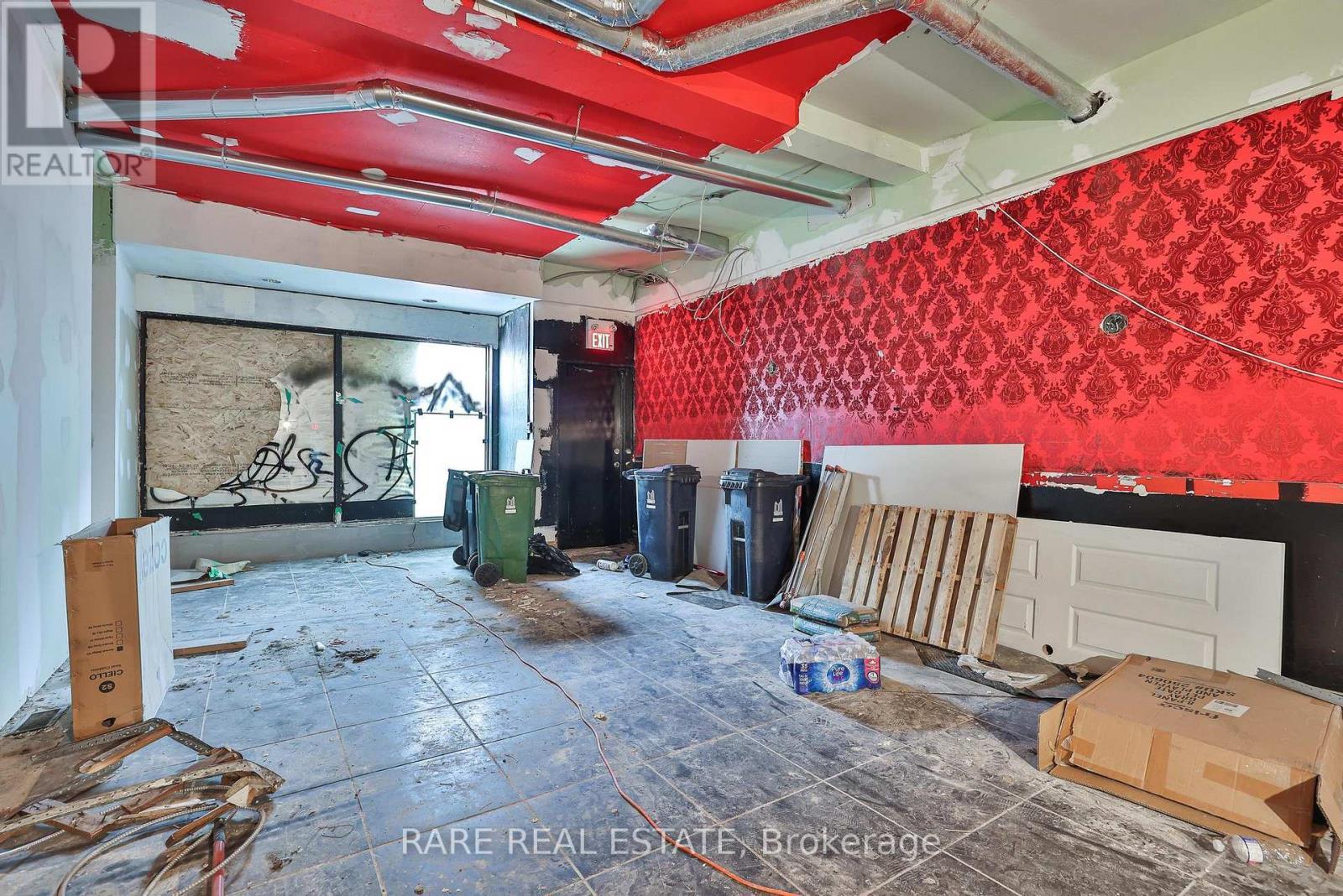 200 Bathurst Street, Toronto, ON