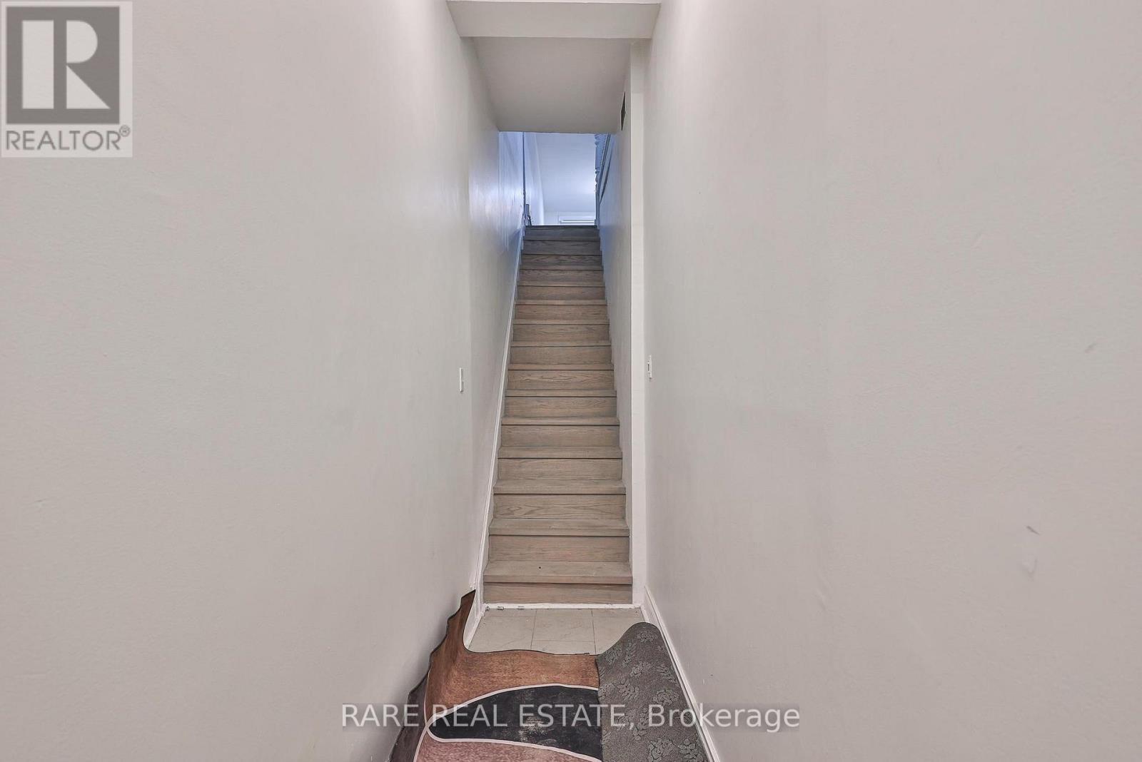 200 Bathurst Street, Toronto, ON