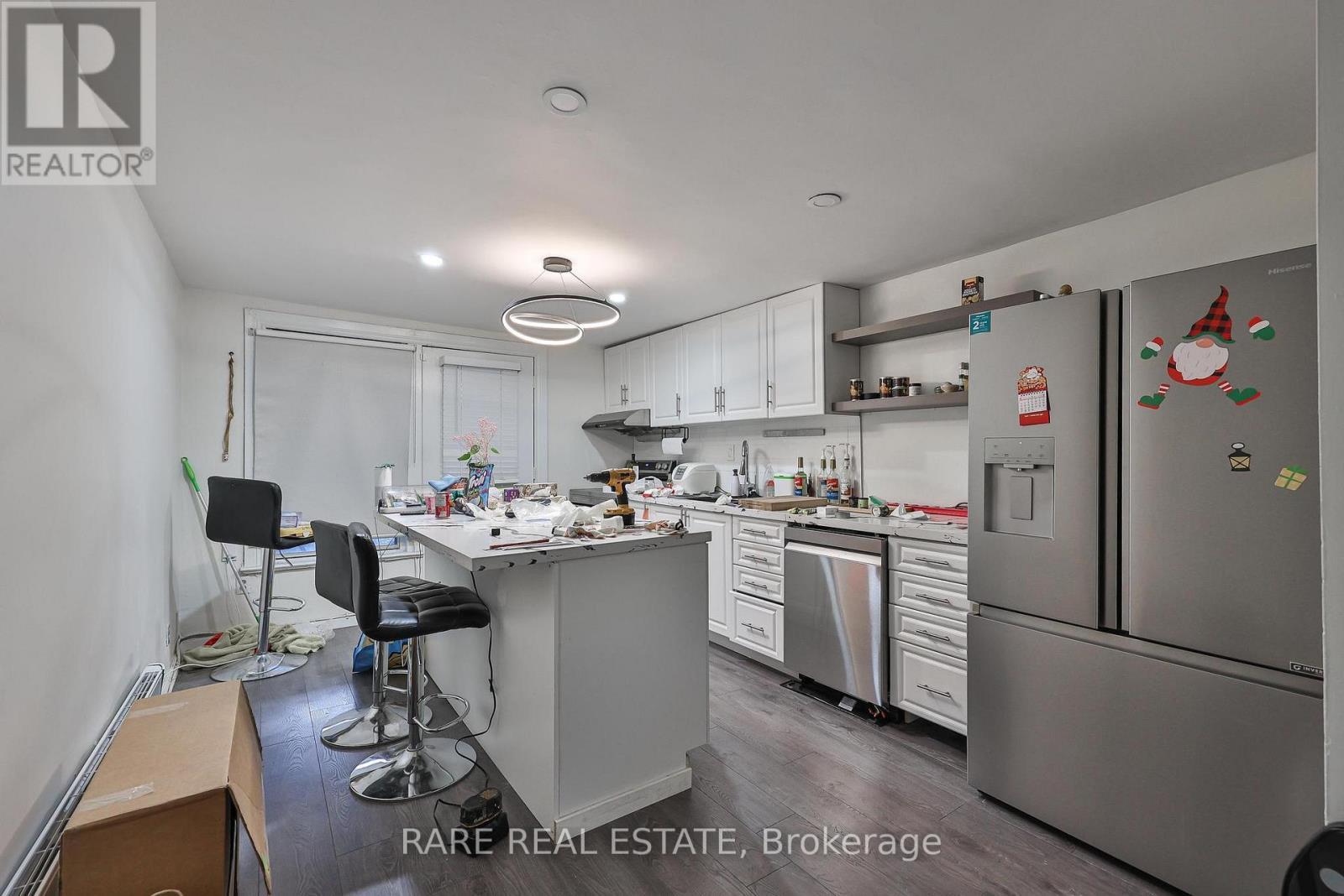 200 Bathurst Street, Toronto, ON