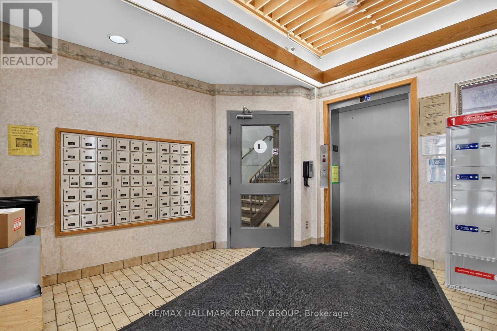 Elevator - 306 - 6470 Bilberry Drive, Ottawa, ON - Indoor Photo Showing Other Room