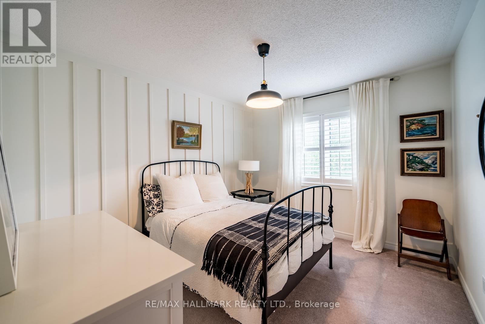 124 Bonnie Braes Drive, Brampton, ON - Indoor Photo Showing Bedroom