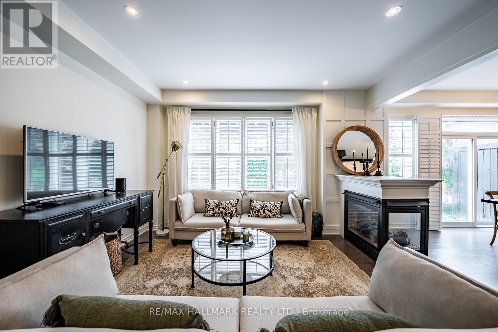 124 Bonnie Braes Drive, Brampton, ON - Indoor Photo Showing Living Room With Fireplace