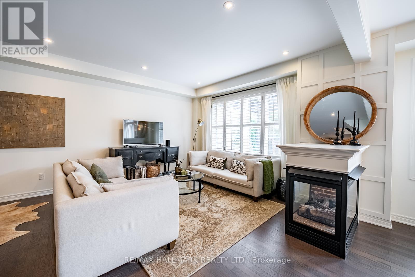 124 Bonnie Braes Drive, Brampton, ON - Indoor Photo Showing Living Room With Fireplace