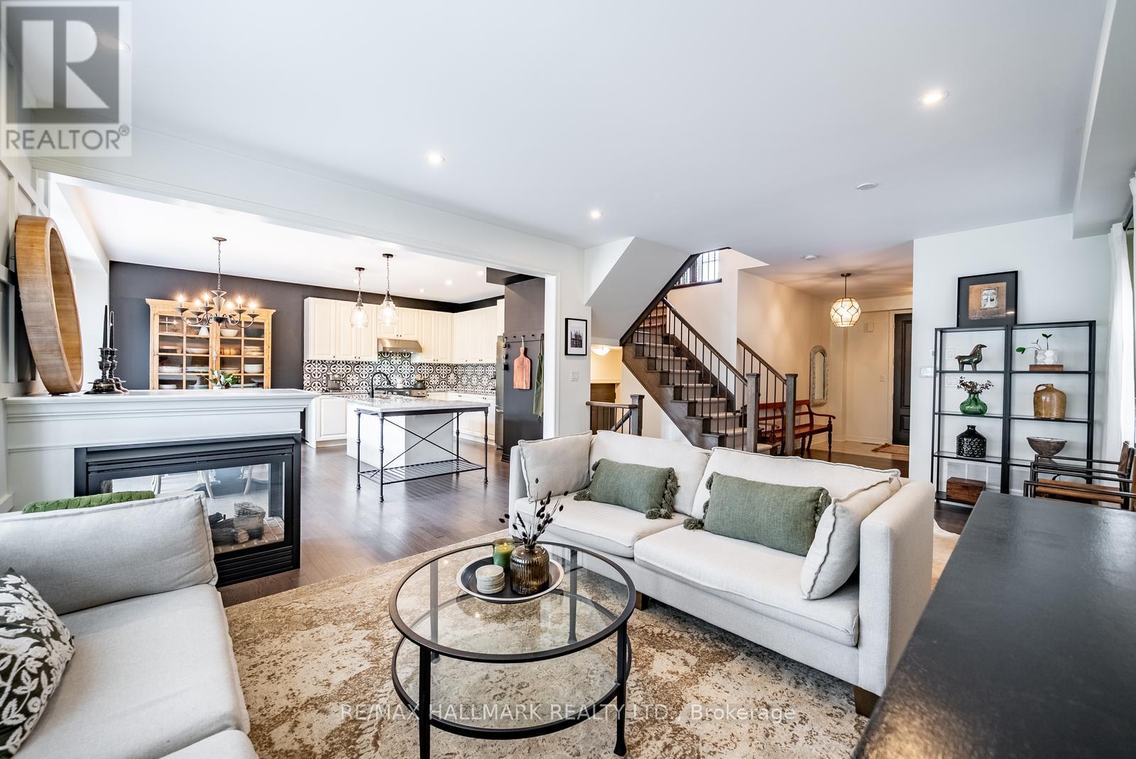 124 Bonnie Braes Drive, Brampton, ON - Indoor Photo Showing Living Room With Fireplace