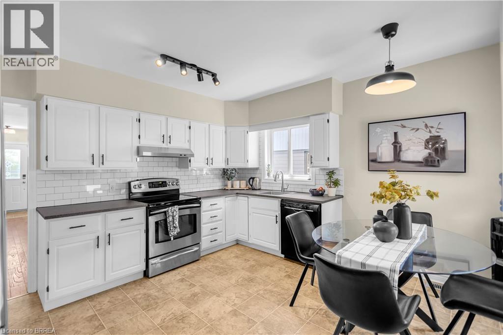 158 Grand Street, Brantford, ON - Indoor