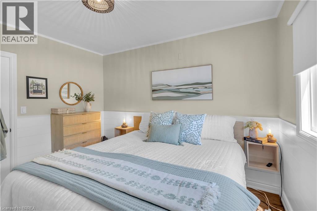 158 Grand Street, Brantford, ON - Indoor Photo Showing Bedroom