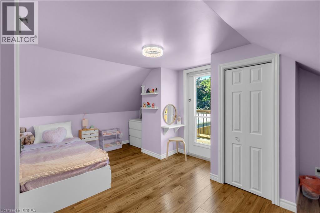 158 Grand Street, Brantford, ON - Indoor Photo Showing Bedroom