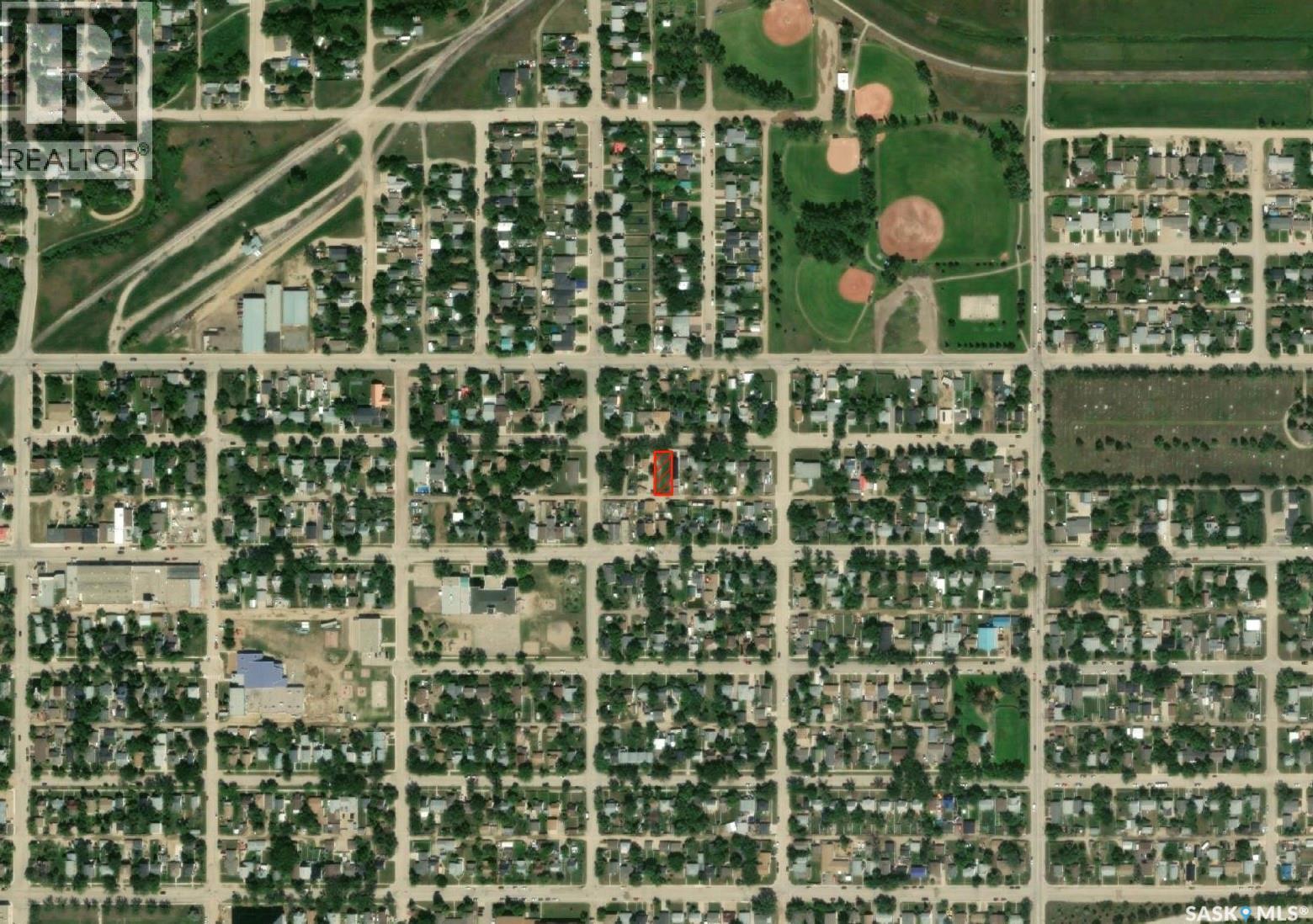 729 Hochelaga Street E, Moose Jaw, SK