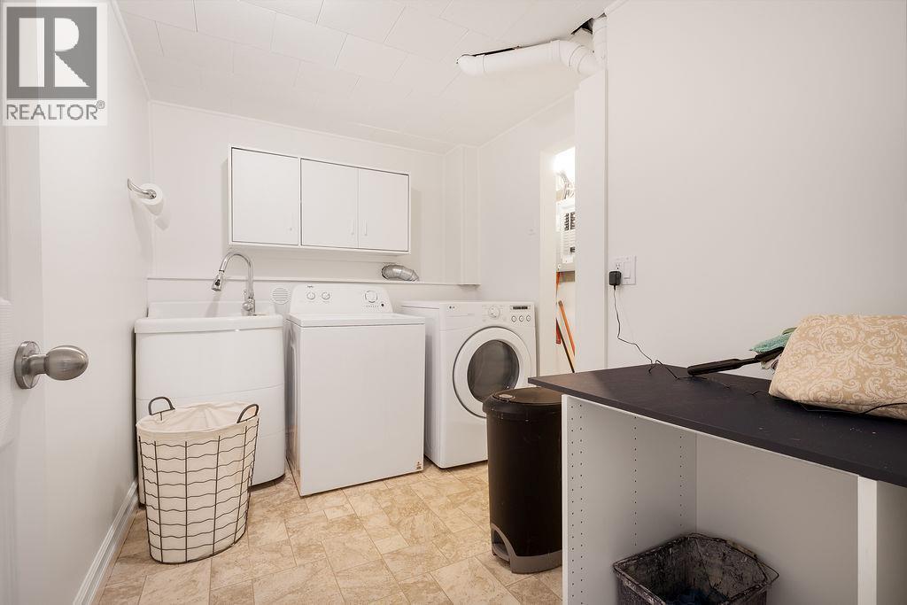 Laundry room - 2527 Islandview Road, Blind Bay, BC - Indoor Photo Showing Laundry Room