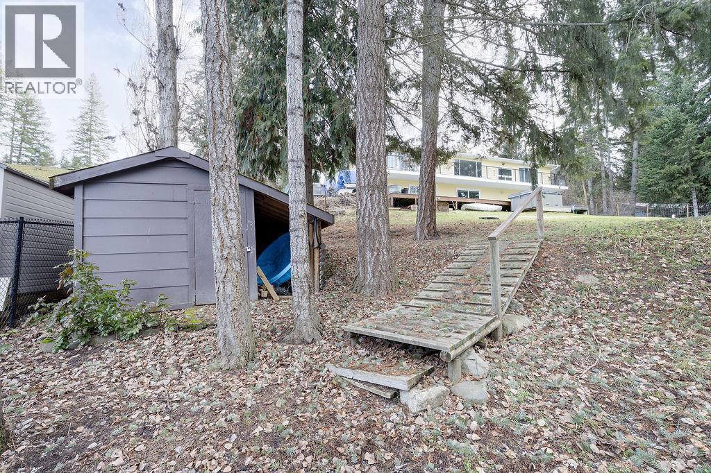 Back yard shed - 2527 Islandview Road, Blind Bay, BC - Outdoor