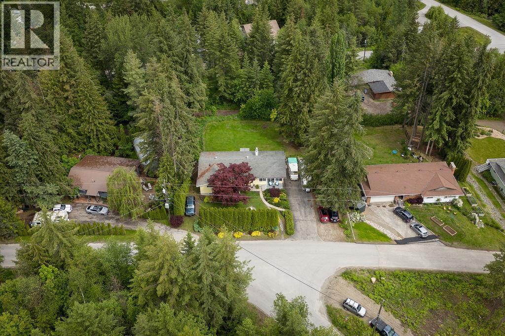 Front of house view - 2527 Islandview Road, Blind Bay, BC - Outdoor With View