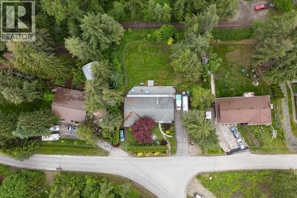 Front of house view - 2527 Islandview Road, Blind Bay, BC - Outdoor With View