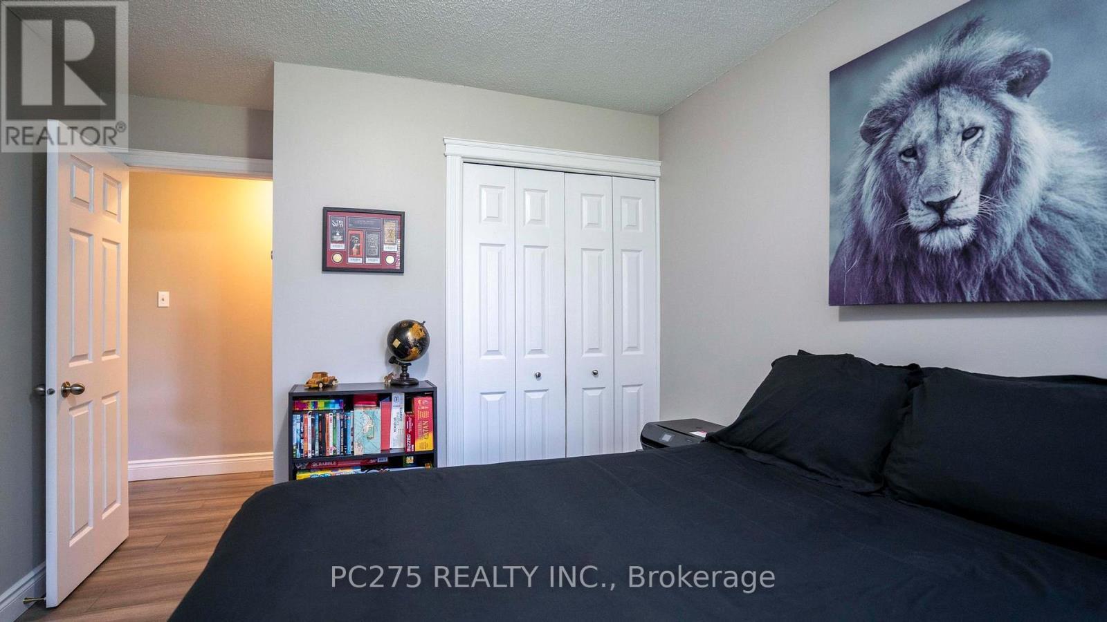 68 - 144 Conway Drive, London South (South X), ON - Indoor Photo Showing Bedroom