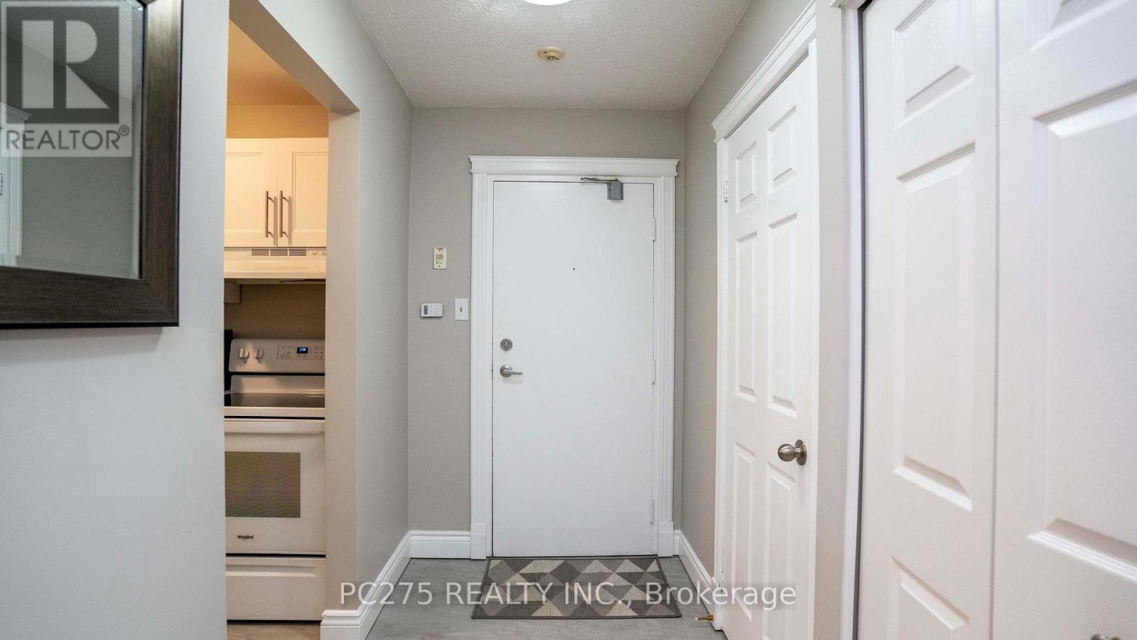68 - 144 Conway Drive, London South (South X), ON - Indoor Photo Showing Other Room