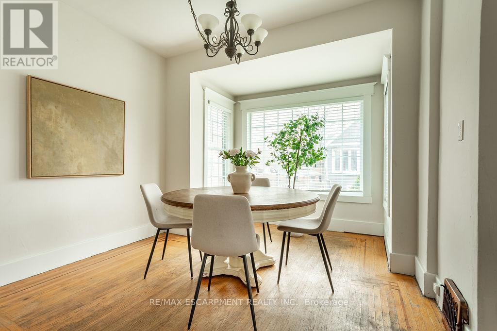 270 Beach Boulevard, Hamilton, ON - Indoor Photo Showing Dining Room