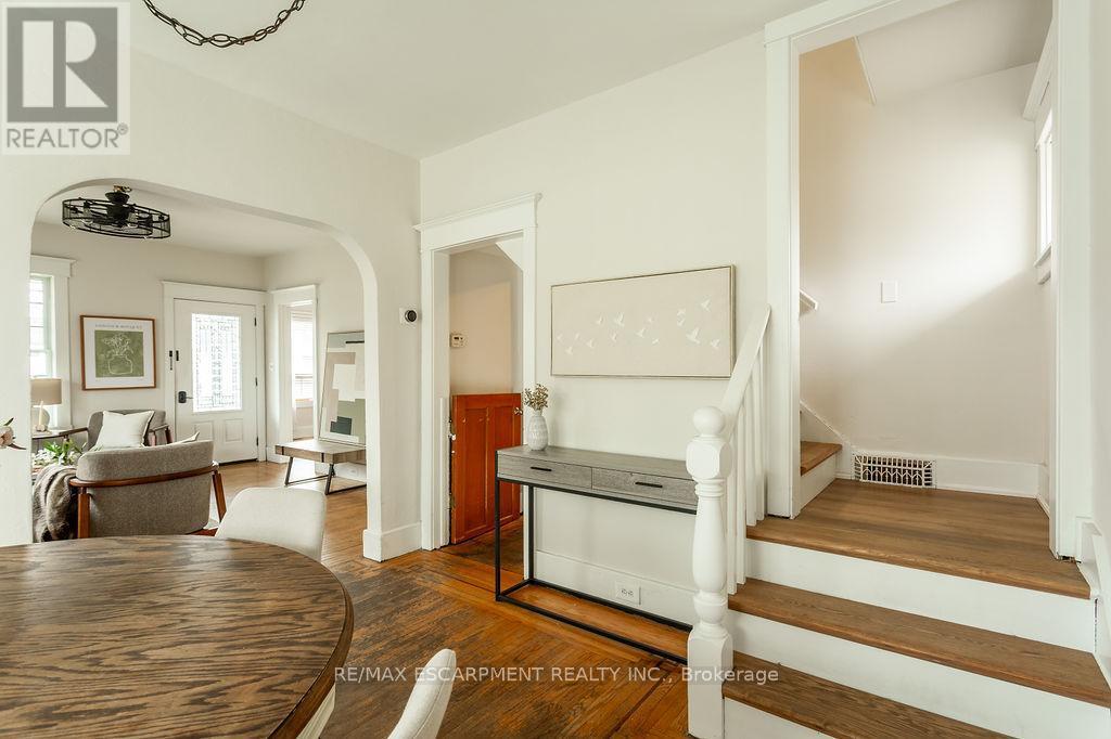 270 Beach Boulevard, Hamilton, ON - Indoor Photo Showing Dining Room