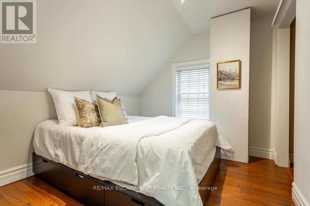 270 Beach Boulevard, Hamilton, ON - Indoor Photo Showing Bedroom