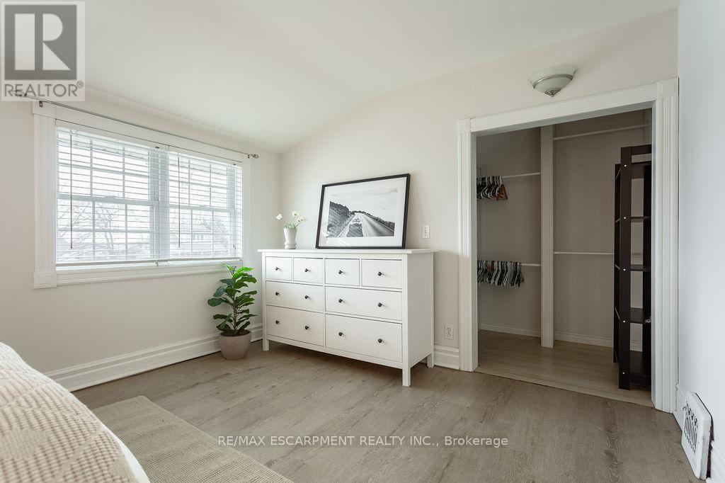 270 Beach Boulevard, Hamilton, ON - Indoor Photo Showing Bedroom