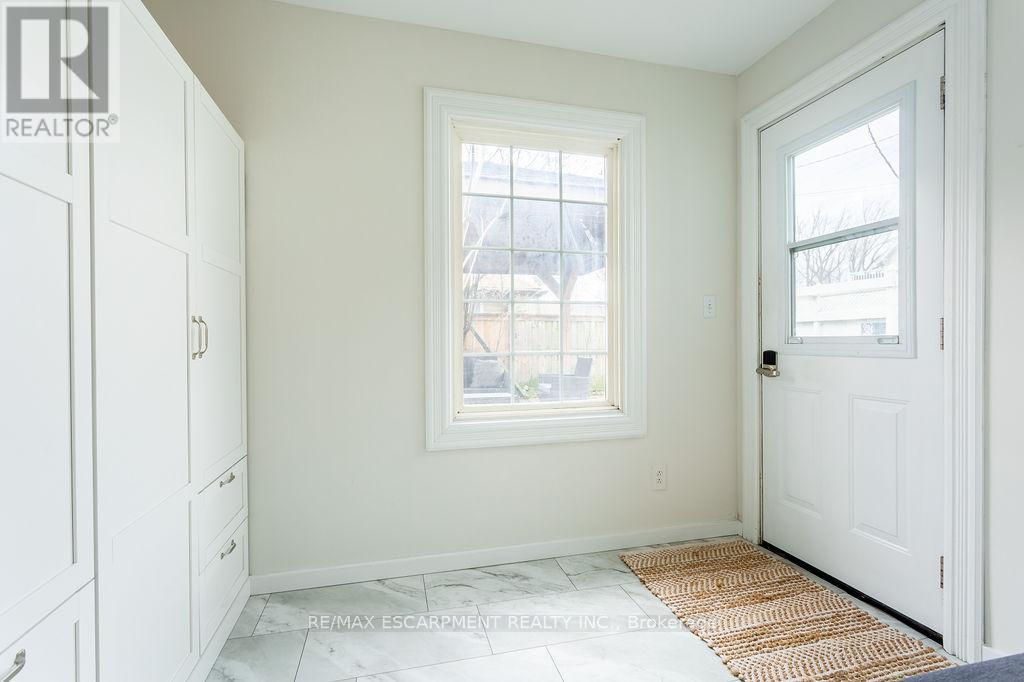 270 Beach Boulevard, Hamilton, ON - Indoor Photo Showing Other Room
