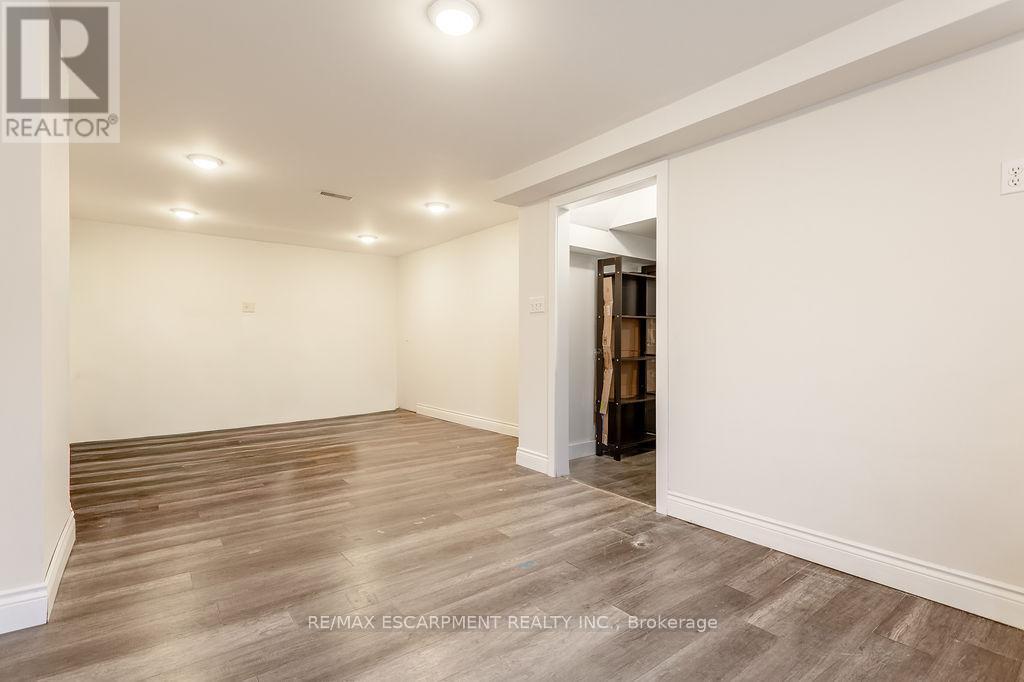 270 Beach Boulevard, Hamilton, ON - Indoor Photo Showing Other Room