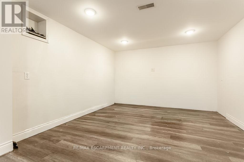 270 Beach Boulevard, Hamilton, ON - Indoor Photo Showing Other Room