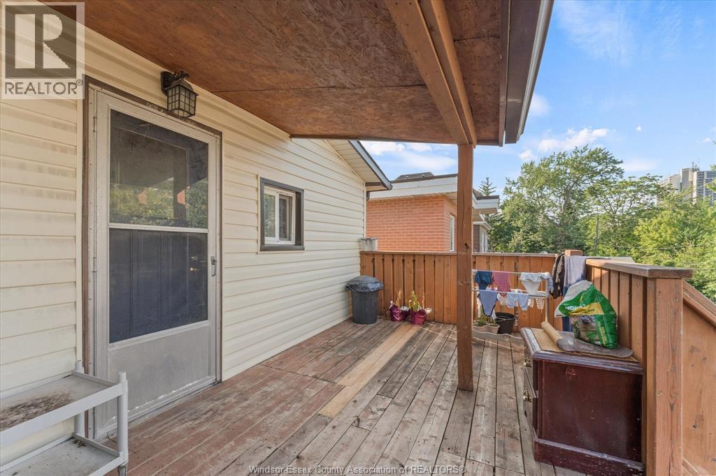 686 Church Street, Windsor, ON - Outdoor With Deck Patio Veranda With Exterior