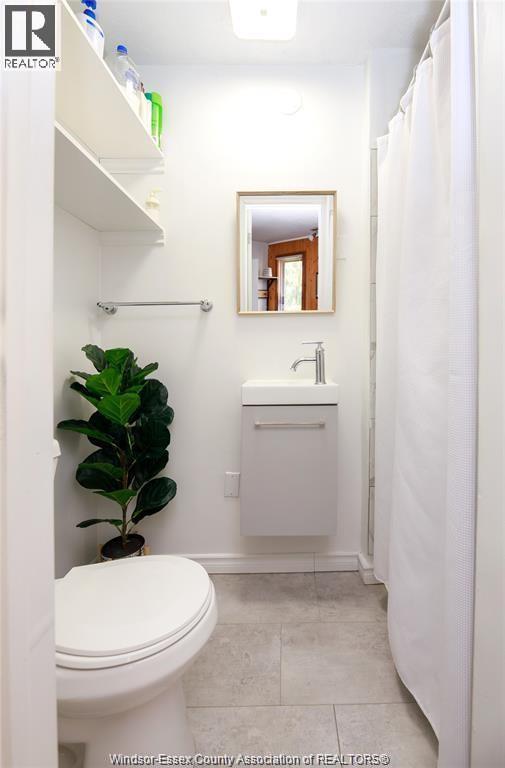 22 University Drive, Chatham, ON - Indoor Photo Showing Bathroom