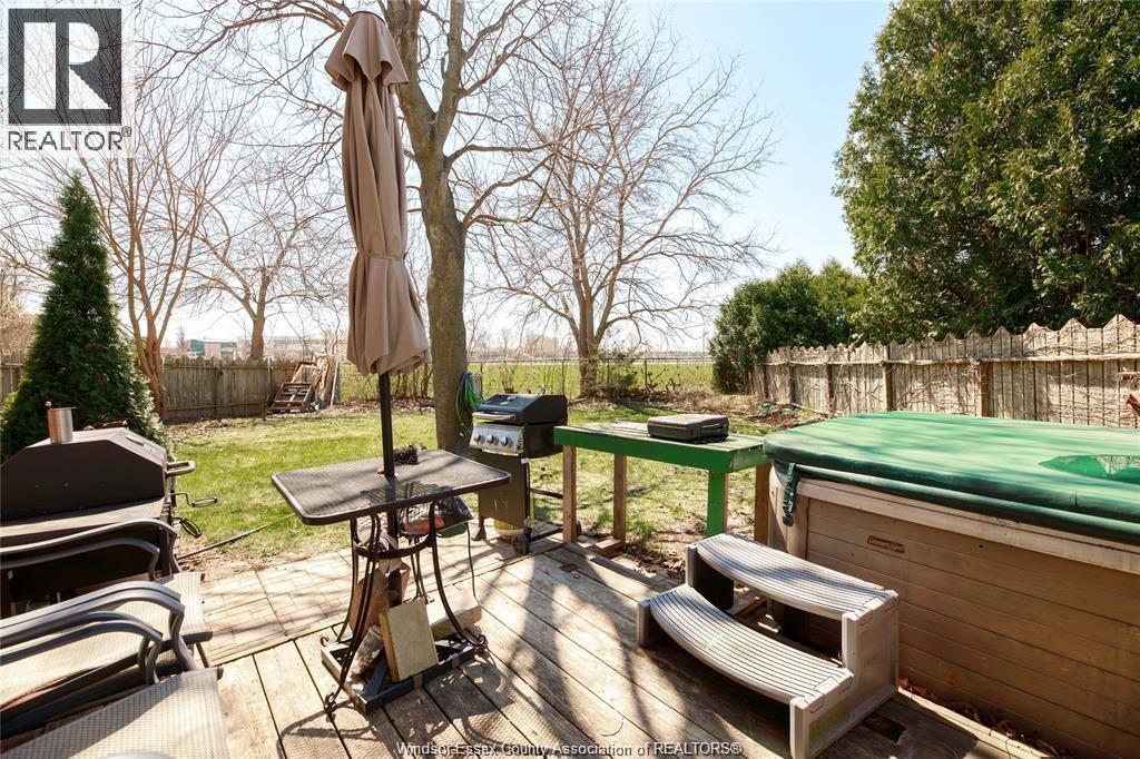 22 University Drive, Chatham, ON - Outdoor With Deck Patio Veranda