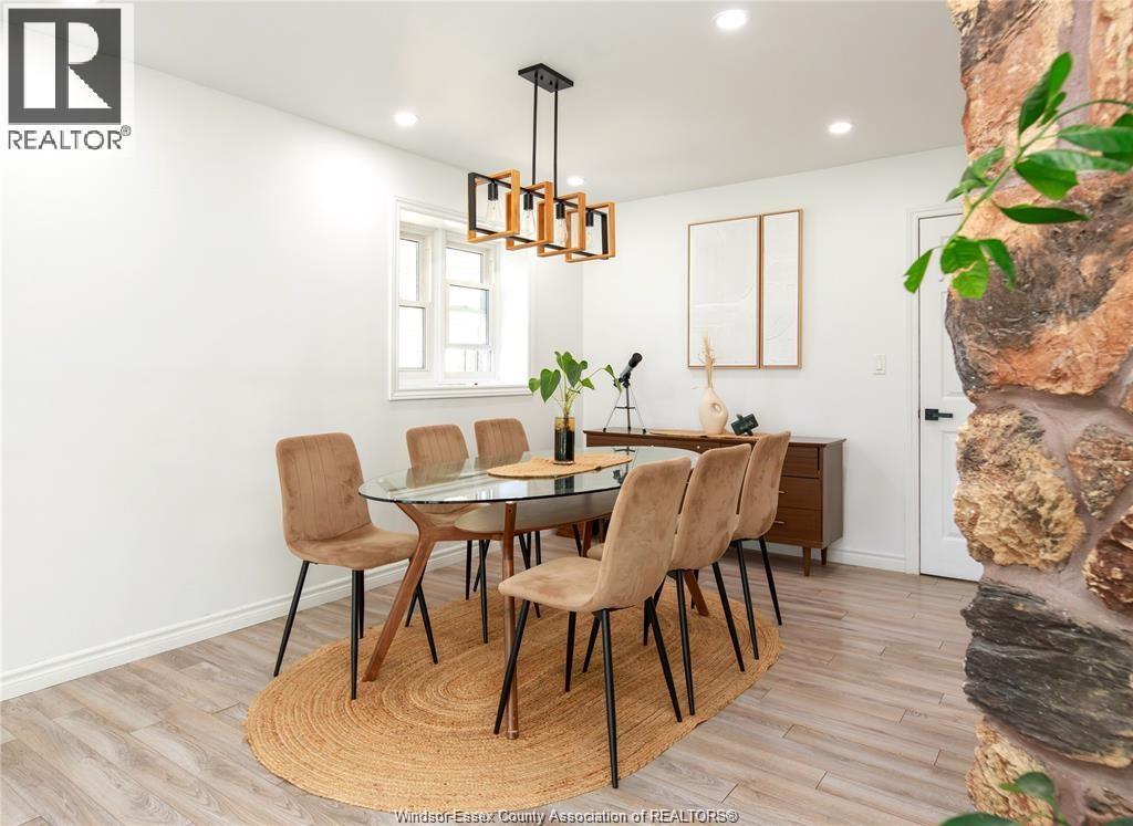 22 University Drive, Chatham, ON - Indoor Photo Showing Dining Room