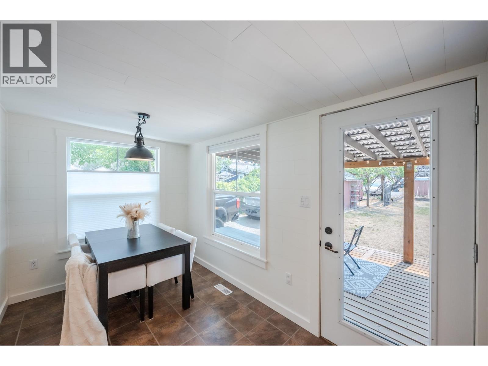 9705 Sargeant Street, Summerland, BC - Indoor