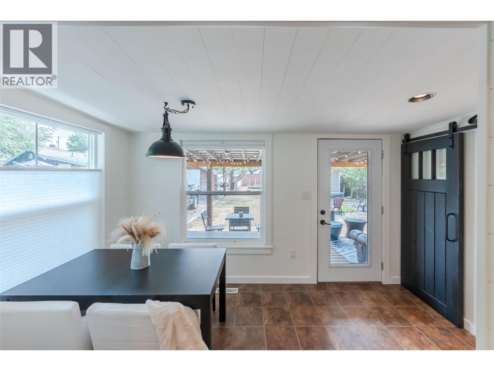 9705 Sargeant Street, Summerland, BC - Indoor Photo Showing Dining Room