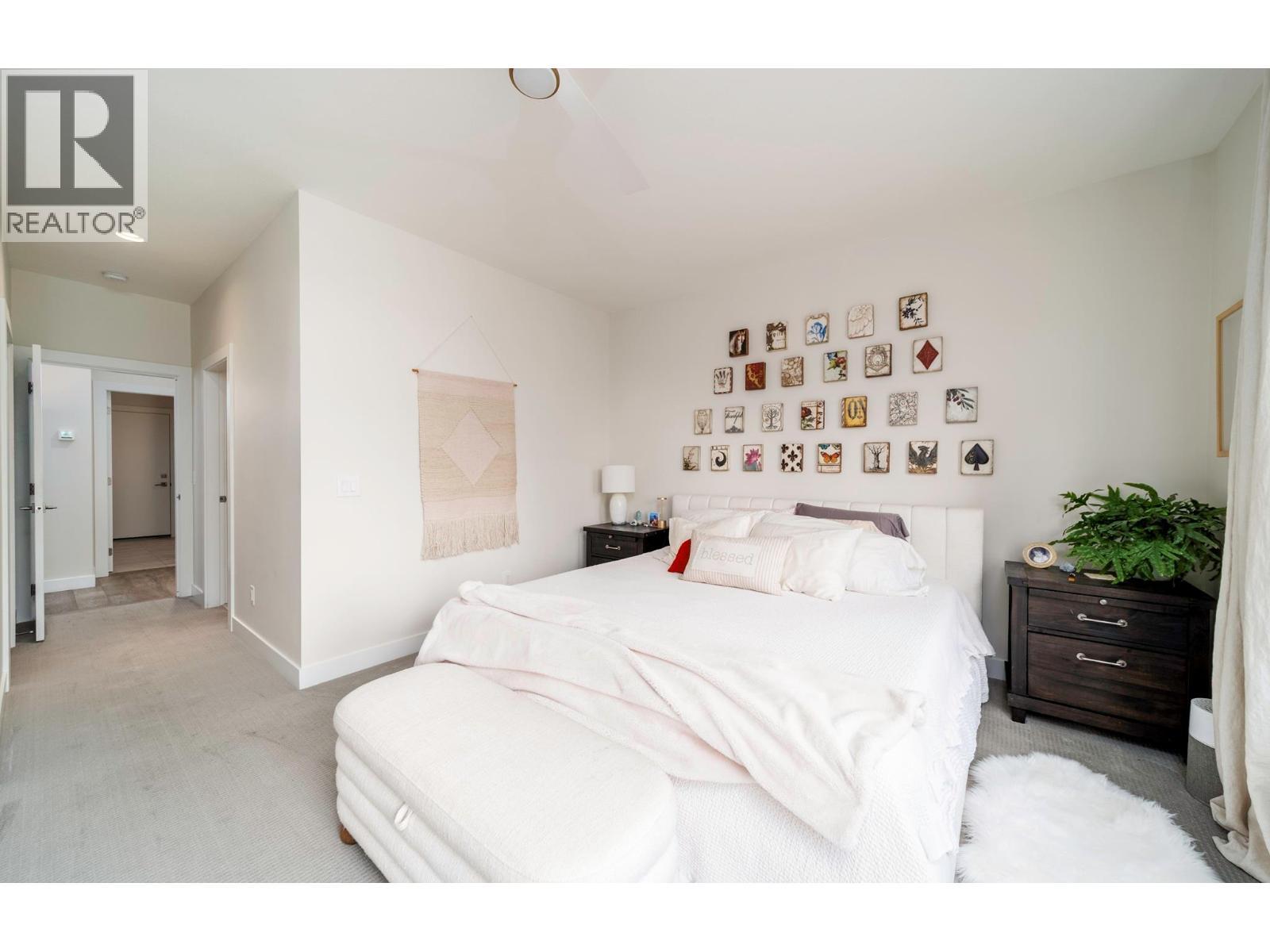 1349 Rocky Point Drive Unit# 2, Kelowna, BC - Indoor Photo Showing Bedroom