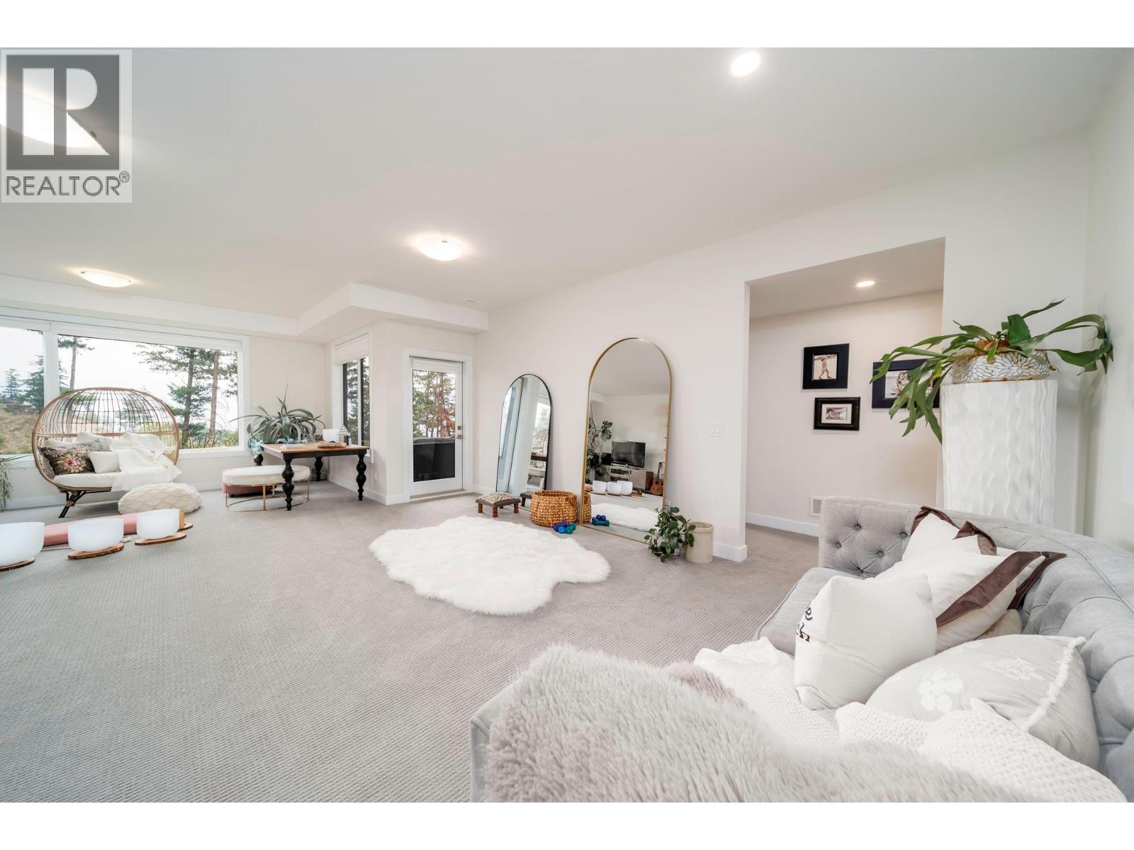1349 Rocky Point Drive Unit# 2, Kelowna, BC - Indoor