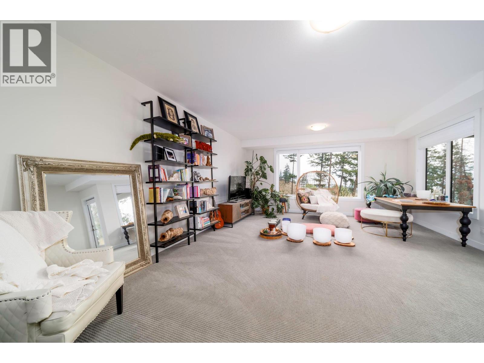 1349 Rocky Point Drive Unit# 2, Kelowna, BC - Indoor Photo Showing Gym Room