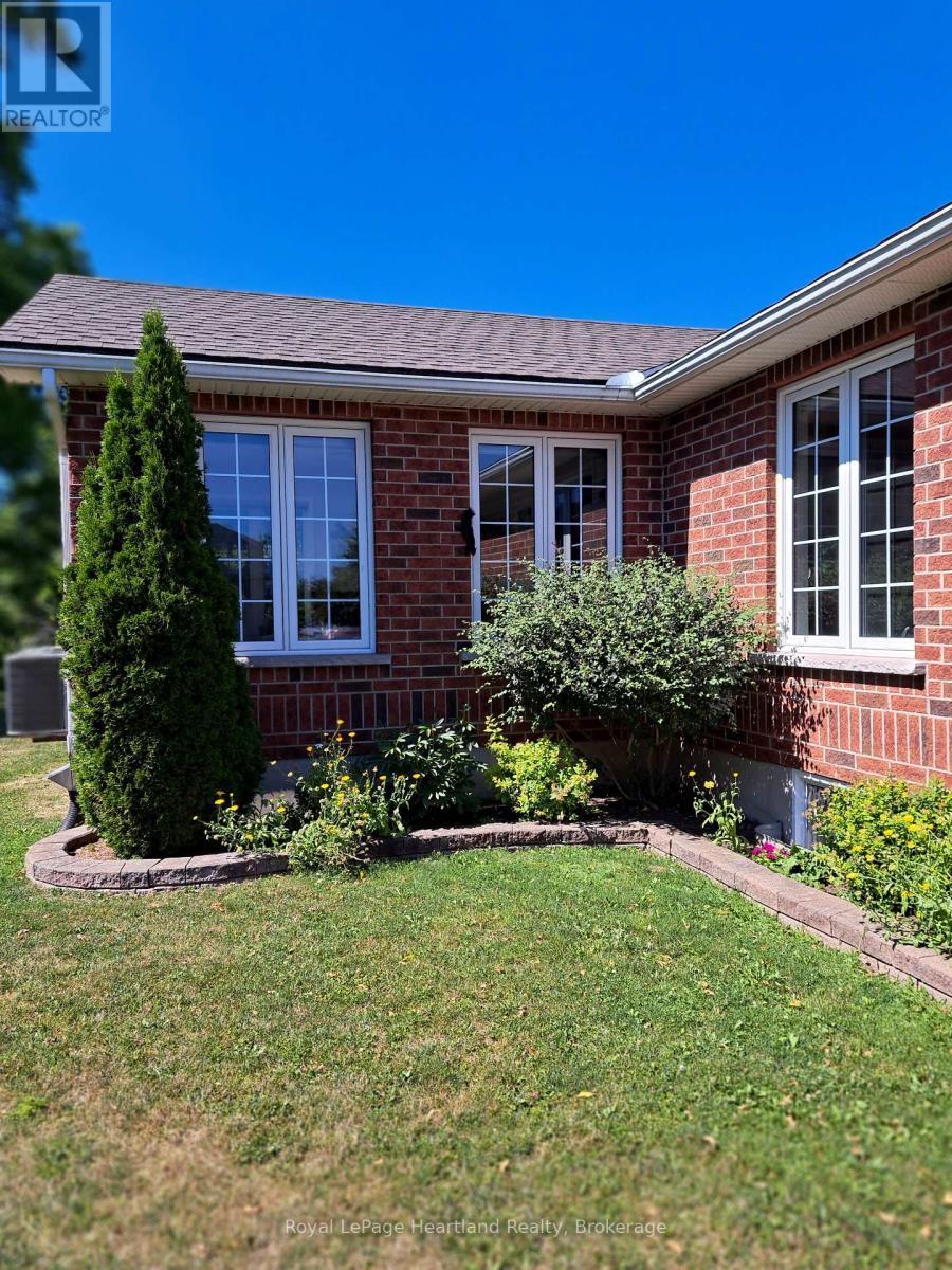 29 - 30 Ann Street, St. Marys, ON - Outdoor