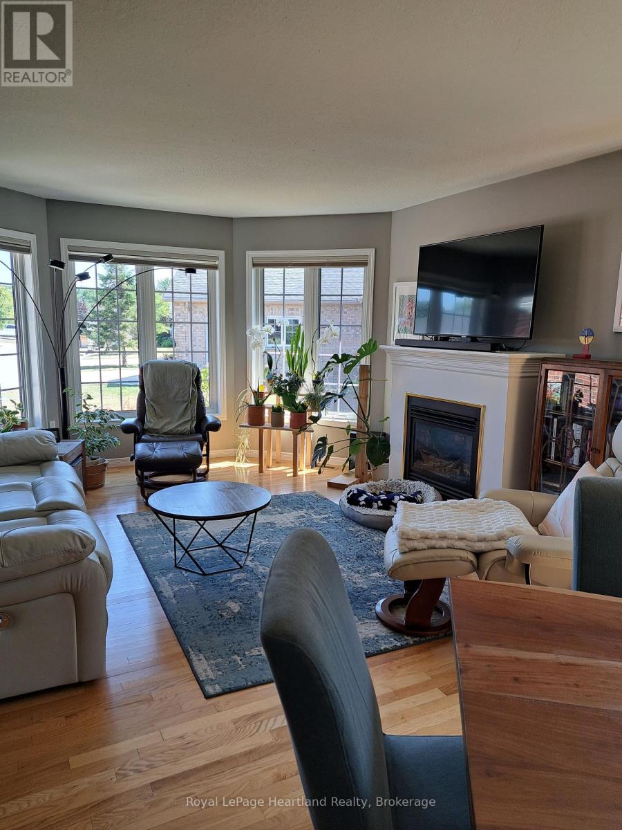 29 - 30 Ann Street, St. Marys, ON - Indoor Photo Showing Living Room With Fireplace