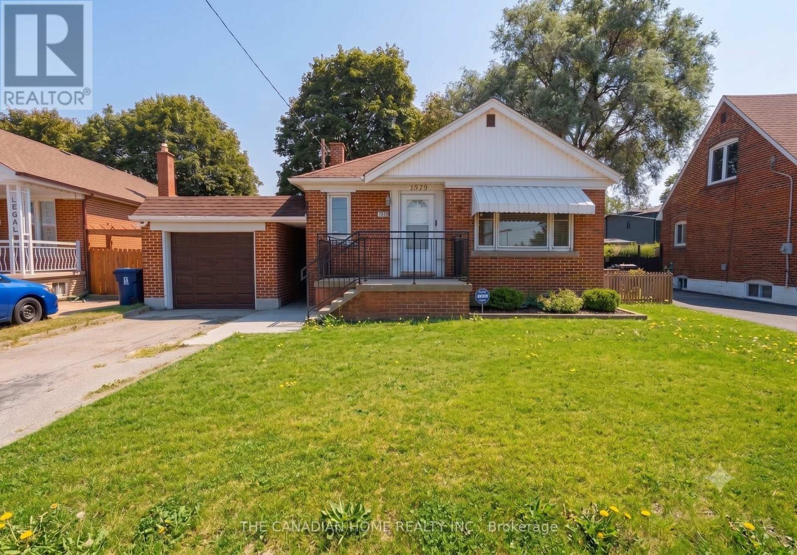 1373 Pharmacy Avenue, Toronto, ON - Outdoor