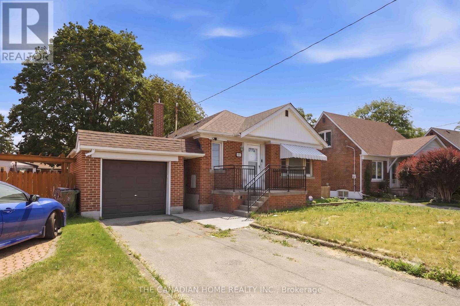 1373 Pharmacy Avenue, Toronto, ON - Outdoor