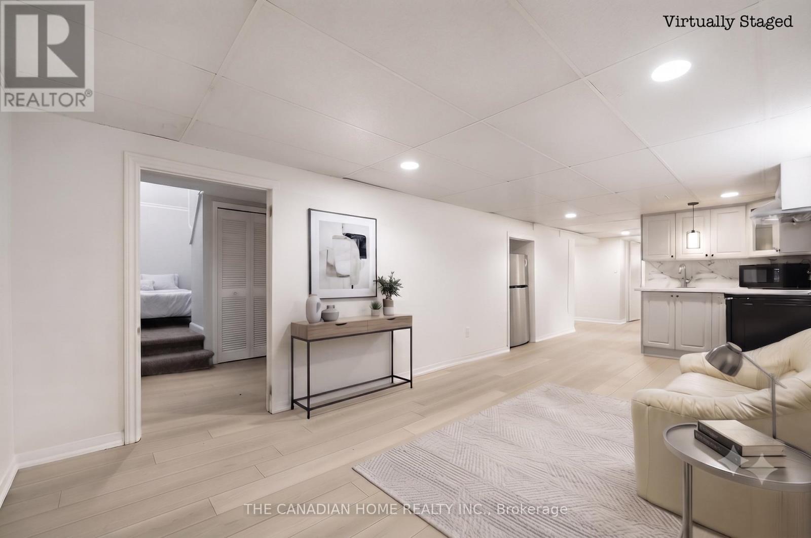 1373 Pharmacy Avenue, Toronto, ON - Indoor