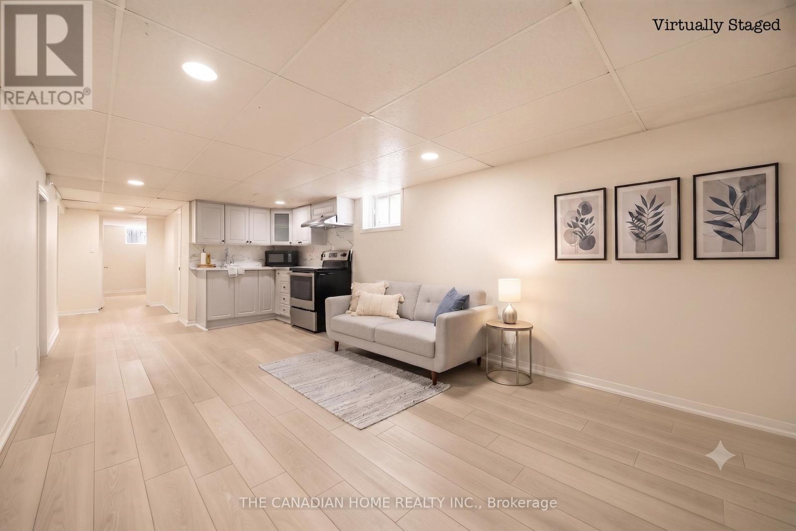 1373 Pharmacy Avenue, Toronto, ON - Indoor