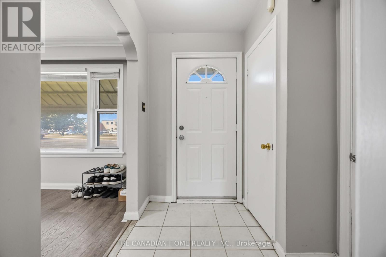 1373 Pharmacy Avenue, Toronto, ON - Indoor Photo Showing Other Room