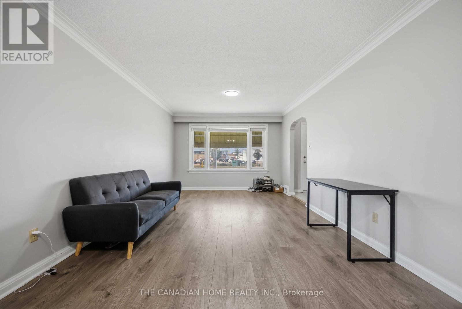 1373 Pharmacy Avenue, Toronto, ON - Indoor