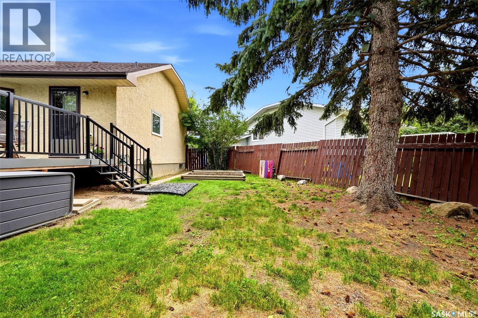 3634 Berthiaume Bay E, Regina, SK - Outdoor