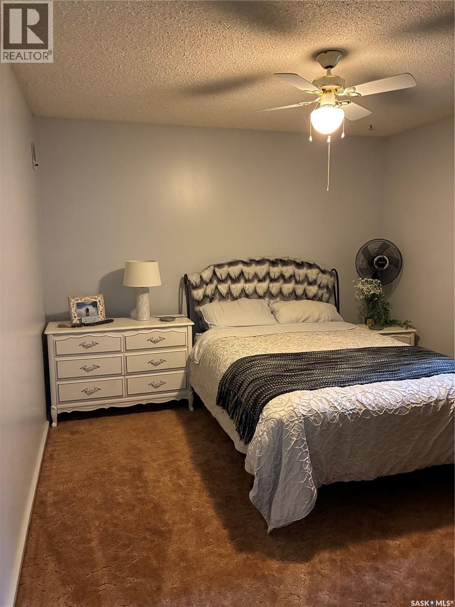 302 Barrier Bay, Barrier Lake, SK - Indoor Photo Showing Bedroom