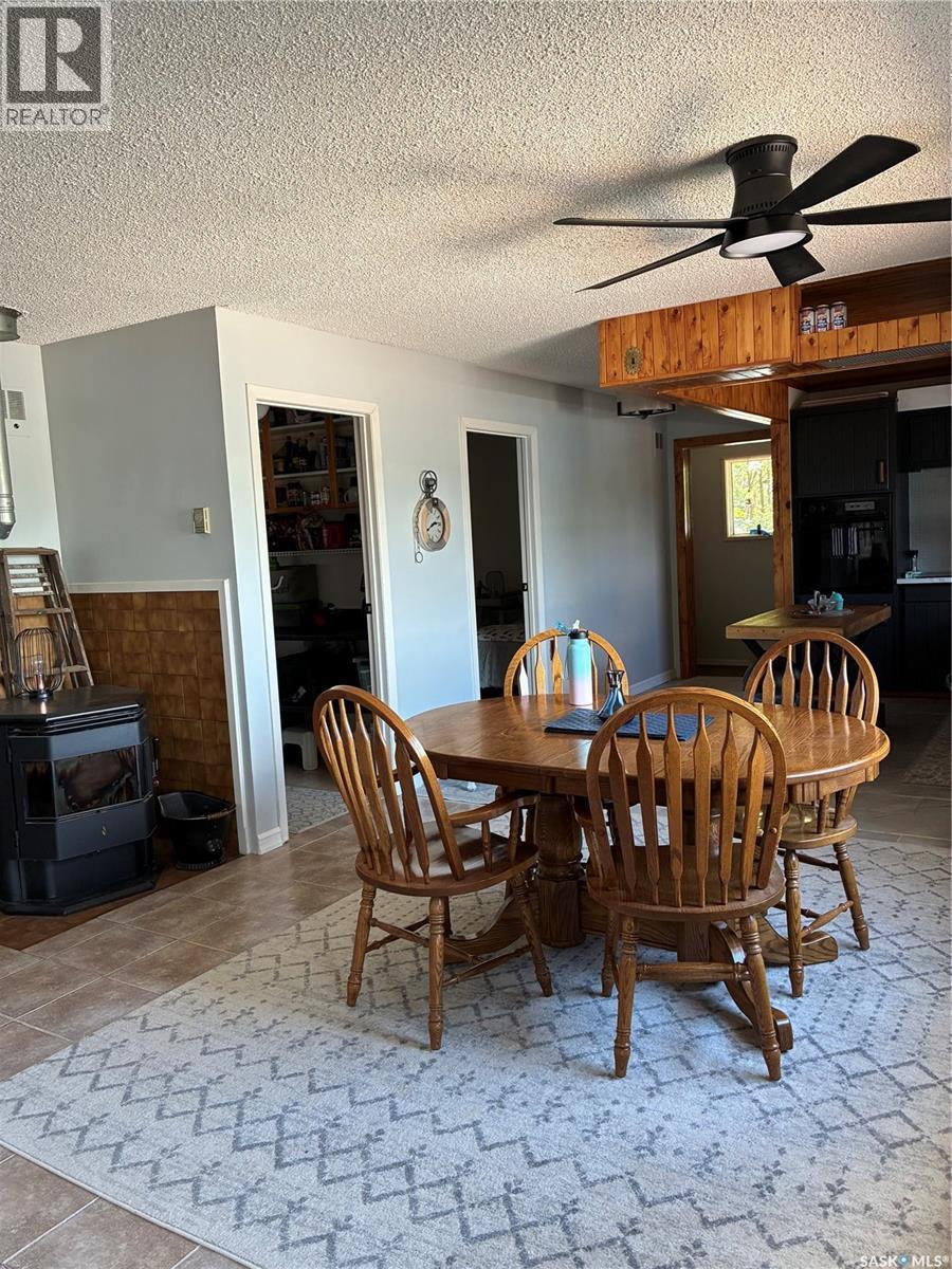 302 Barrier Bay, Barrier Lake, SK - Indoor Photo Showing Dining Room