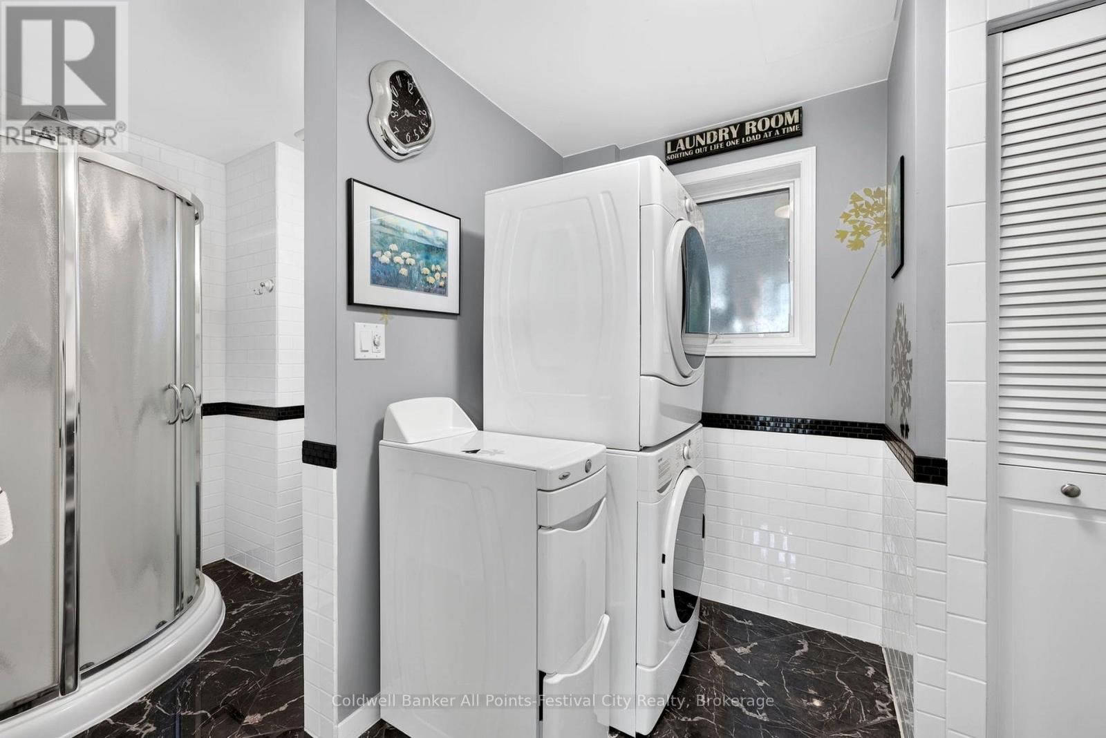 323 Warren Street, Goderich (Goderich (Town)), ON - Indoor Photo Showing Laundry Room