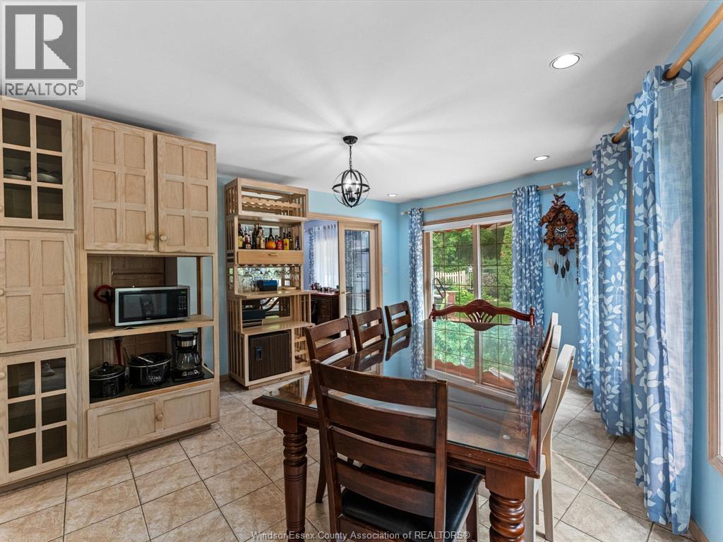 5564 Baldwin Avenue, Windsor, ON - Indoor Photo Showing Dining Room