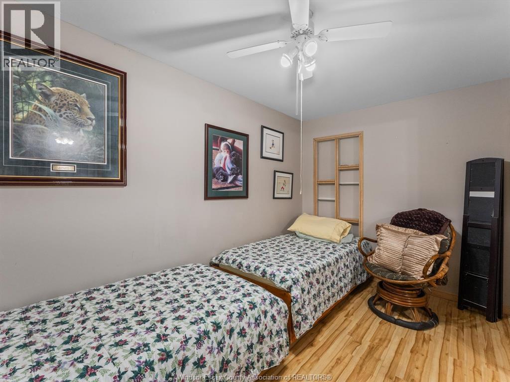 5564 Baldwin Avenue, Windsor, ON - Indoor Photo Showing Bedroom